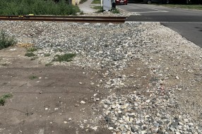 Pešački put za školarce i pešake kod željezničkog prelaza na Paliću