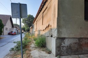Komunalni nered na uglu Gundulićeve  i ulice Ruđera Boškovića