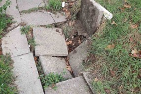 Uništen trotoar u Prvomajskoj ulici