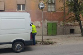 Saobraćajno, ali i ogledalo očiglednog nemara (Ul. Braće Majer)
