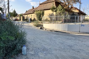 Bagremova ulica - opasnost za vozila i pešake