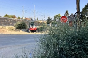 Bagremova ulica - opasnost za vozila i pešake