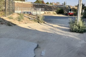 Bagremova ulica - opasnost za vozila i pešake
