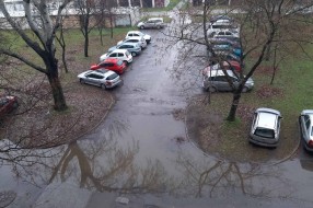 Sakupljaju lišće i travu na gomilu, a onda se ostavi da trune
