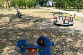 Oštećene sprave na igralištu u Dudovoj šumi