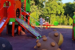 Oštećene sprave na igralištu u Dudovoj šumi