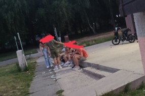 Galama na Teslinom naselju
