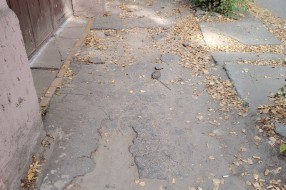 Oštećenje pešačke zone Ulici Zrinjskog i Frankopana