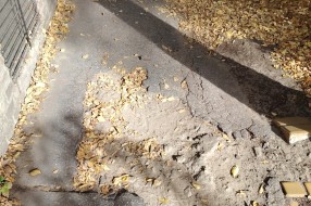 Oštećenje pešačke zone Ulici Zrinjskog i Frankopana