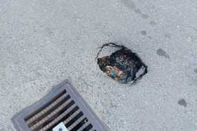 Udarna rupa na uglu Kumičićeve i Viške ulice