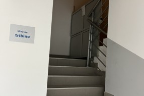 Blokiran prolaz na tribine - Bazen Prozivka