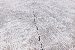 Novi parking ispred Hale sportova popucao i nedovršen