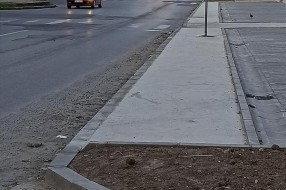 Novi parking ispred Hale sportova popucao i nedovršen