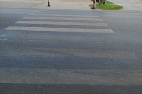 Izbledeli pešački prelazi na Somborskom putu
