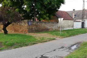 Uništen asfalt u Ulici Marije Bursać