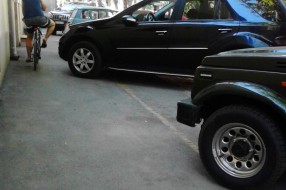 Odnošenje vozila ispred kućne adrese