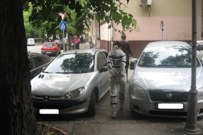 Pešaci "ugrožavaju" vozila!?