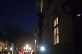 Kvar na ulicnoj rasveti u Petra Drapšina