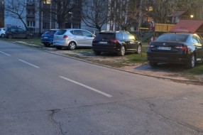 Parkiranje na zelenoj površini - Prozivka