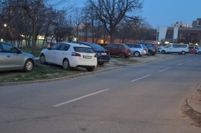 Parkiranje na zelenoj površini - Prozivka