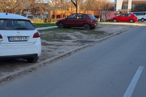 Parkiranje na zelenoj površini - Prozivka