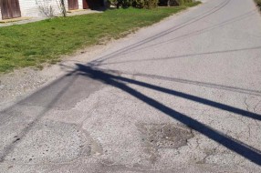 Udarne rupe u ulici Vladimira Gortana