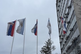 Neodržavani gradski i državni simboli (zastave)