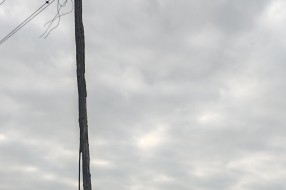 Nagnuta bandera - pašće svaki čas - osvetljenje (Kelebija)
