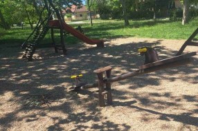Vandalizam na dečijem igralištu - Otovrena ulica