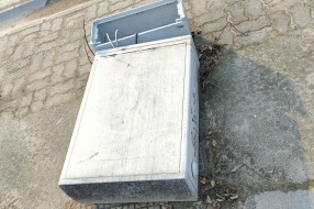 Srušen telekomunikacioni ormarić kod groblja u Dudovoj šumi