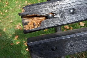 Klupe na Radijalcu u lošem stanju