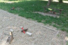 Vandalizam na igralištu u Malom Radanovcu