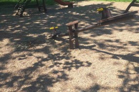 Vandalizam na igralištu u Malom Radanovcu