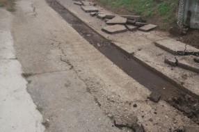 Uništavanje travnjaka, prilaza i druge javne površine zbog polaganja kablova (Kertvaroš)