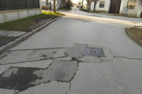 Udarne rupe u ulici Marka Oreškovića