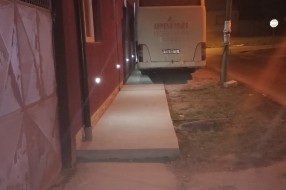 Nepropisno parkirana vozila na raskrsnici Mačvanske i Gundulićeve ulice