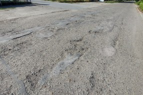 Veliko oštećenje na raskrsnici Batinske ulice i glavnog puta