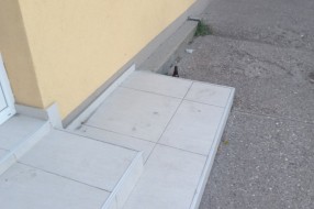 Ispijanje alkohola u zoni škole i dečijeg igrališta - Tavankut