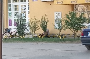 Ispijanje alkohola u zoni škole i dečijeg igrališta - Tavankut