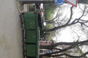 Kontejneri za otpad na početku ulice Matka Vukovića