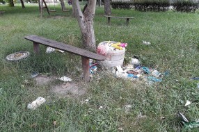 Zapušteno igralište u MZ Mali Radanovac