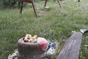 Zapušteno igralište u MZ Mali Radanovac