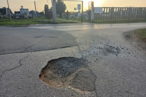 Opasna rupa kod Kerskog groblja
