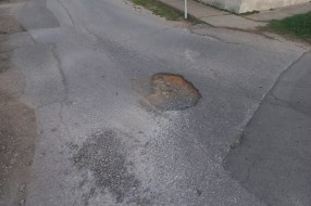 Opasna rupa kod Kerskog groblja