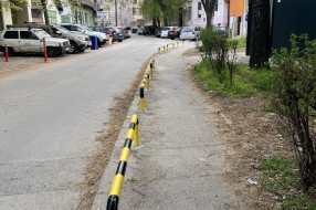Pohvala za ograde koje štite površine da se ne parkira