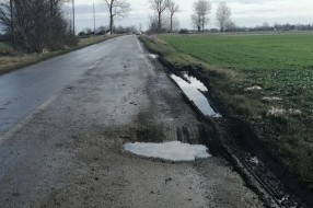 Velike udarne rupe na putu Stari Žednik - Đurđin
