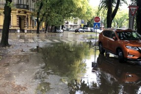Zadržavanje vode u ulici Cara Lazara