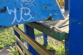 Zapušteno igralište u Malom Bajmoku