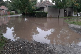 Zadržavanje atmosferskih voda na ulici (Jasenovačka)