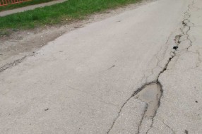 Oštećenje puta u Gundulićevoj ulici